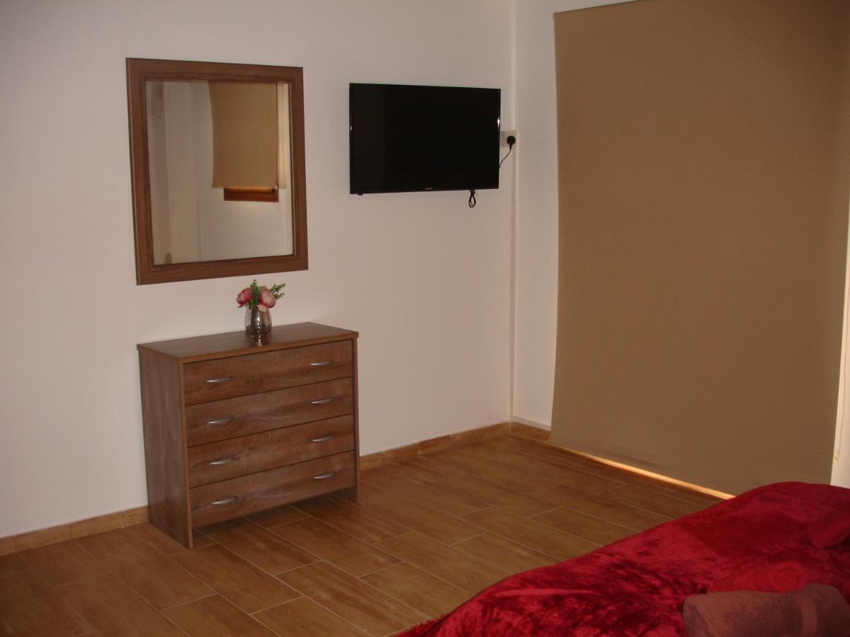 Love Holiday Suite 2 Tris Elies Exterior foto